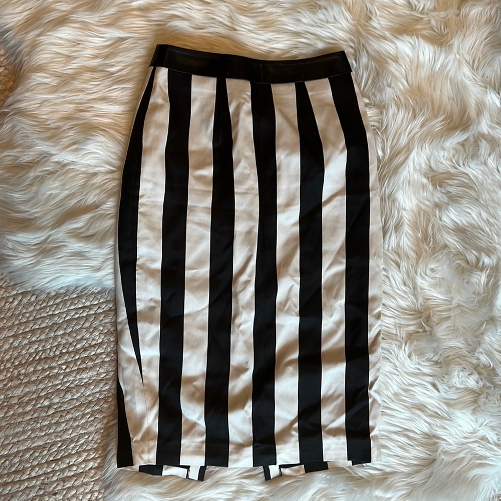 DESIGNER pencil skirt